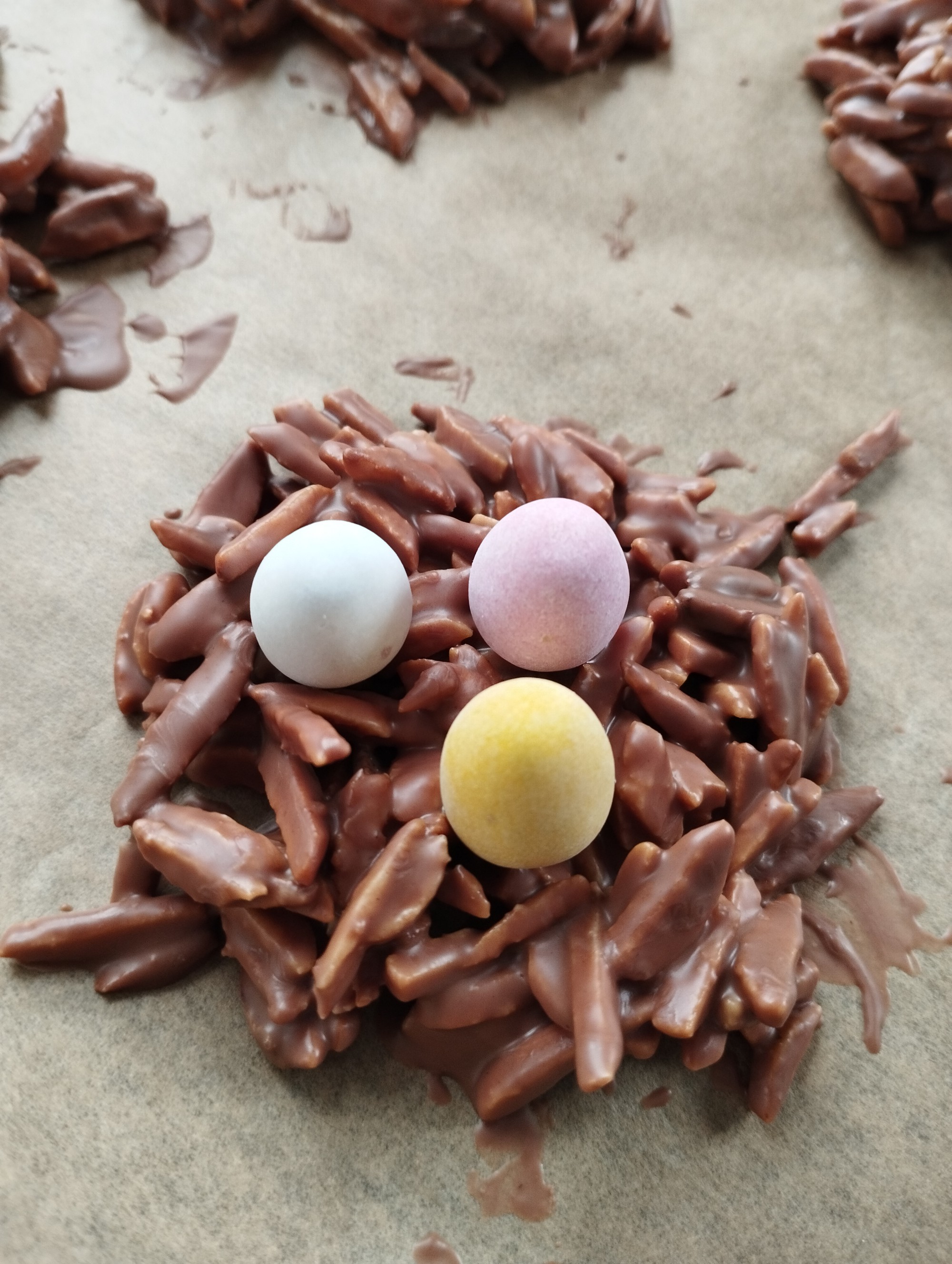 Fertig gestellte Osternester