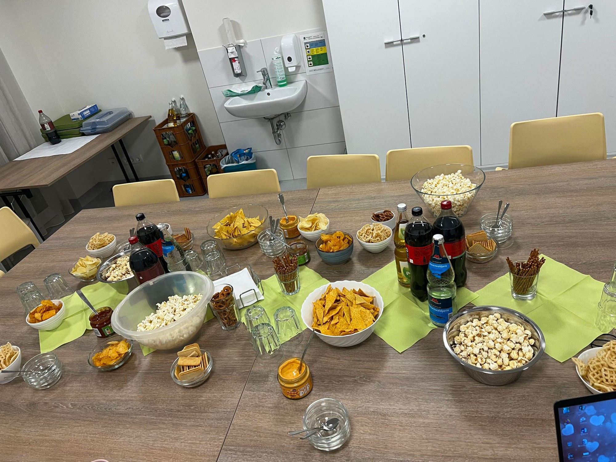 Snacks und Getränke