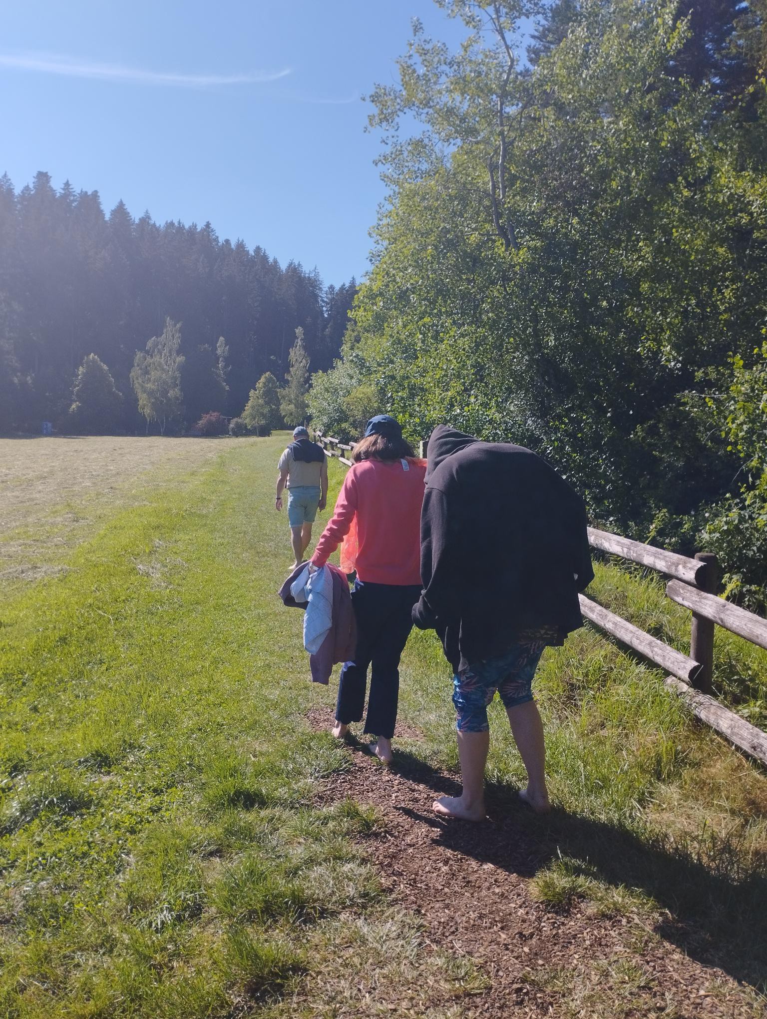 Erste Schritte im Barfu&szlig;park