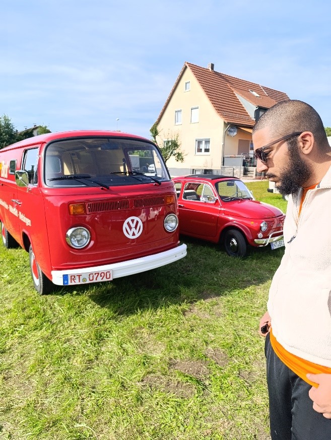 Bewohner am Oldtimer