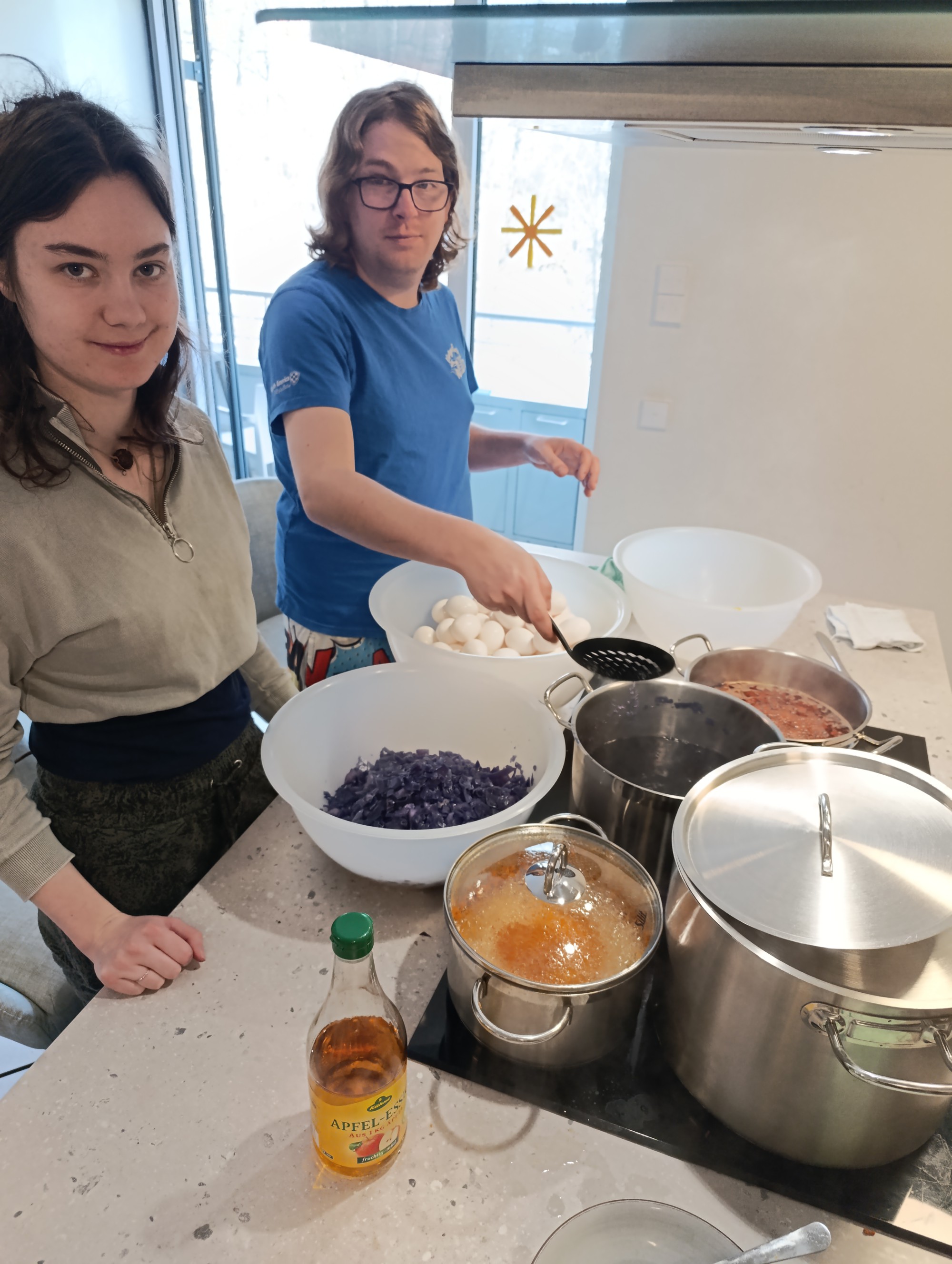 Gemeinsames Ostereier f&auml;rben