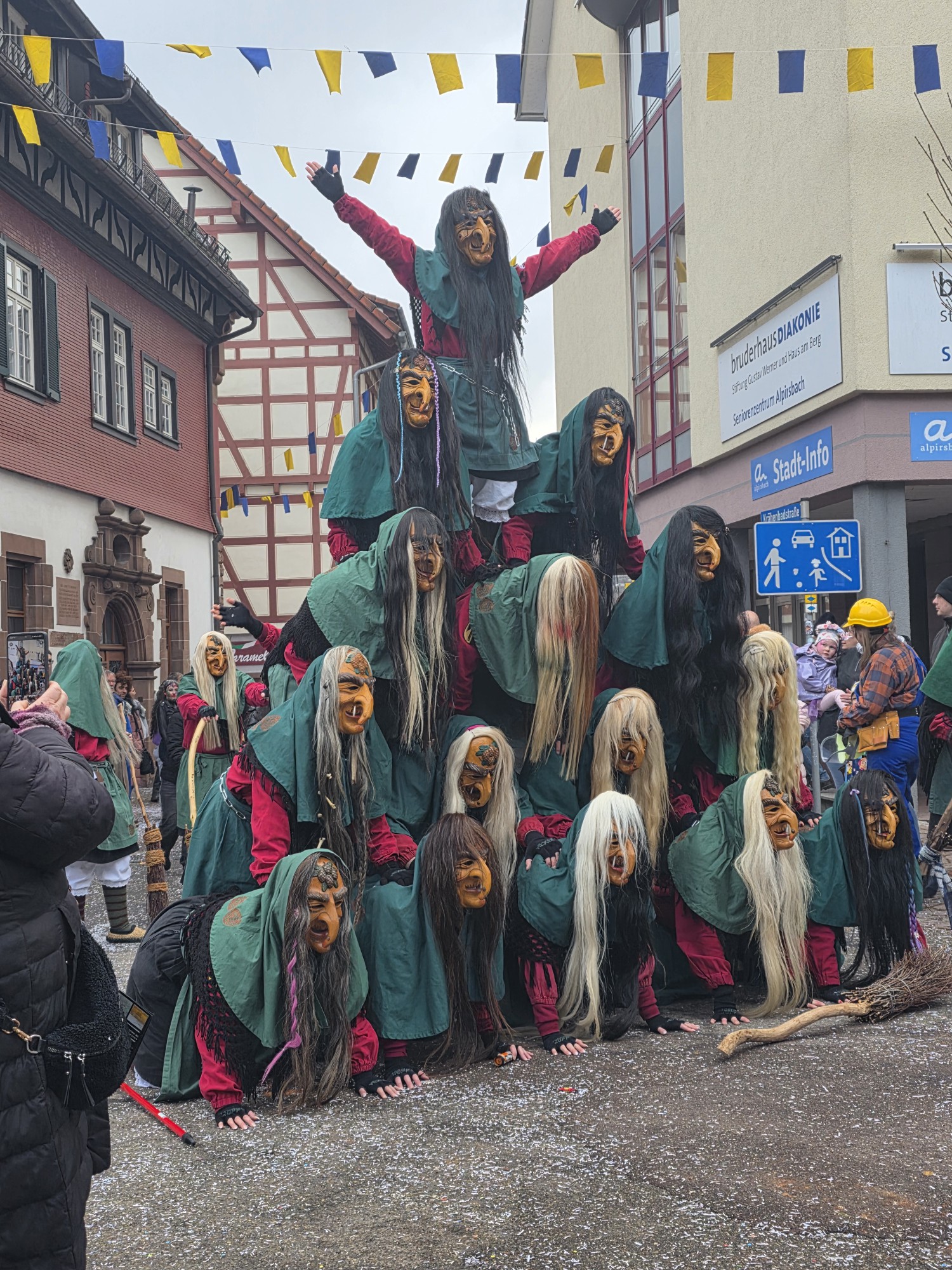 Gruppenbild der Hexen