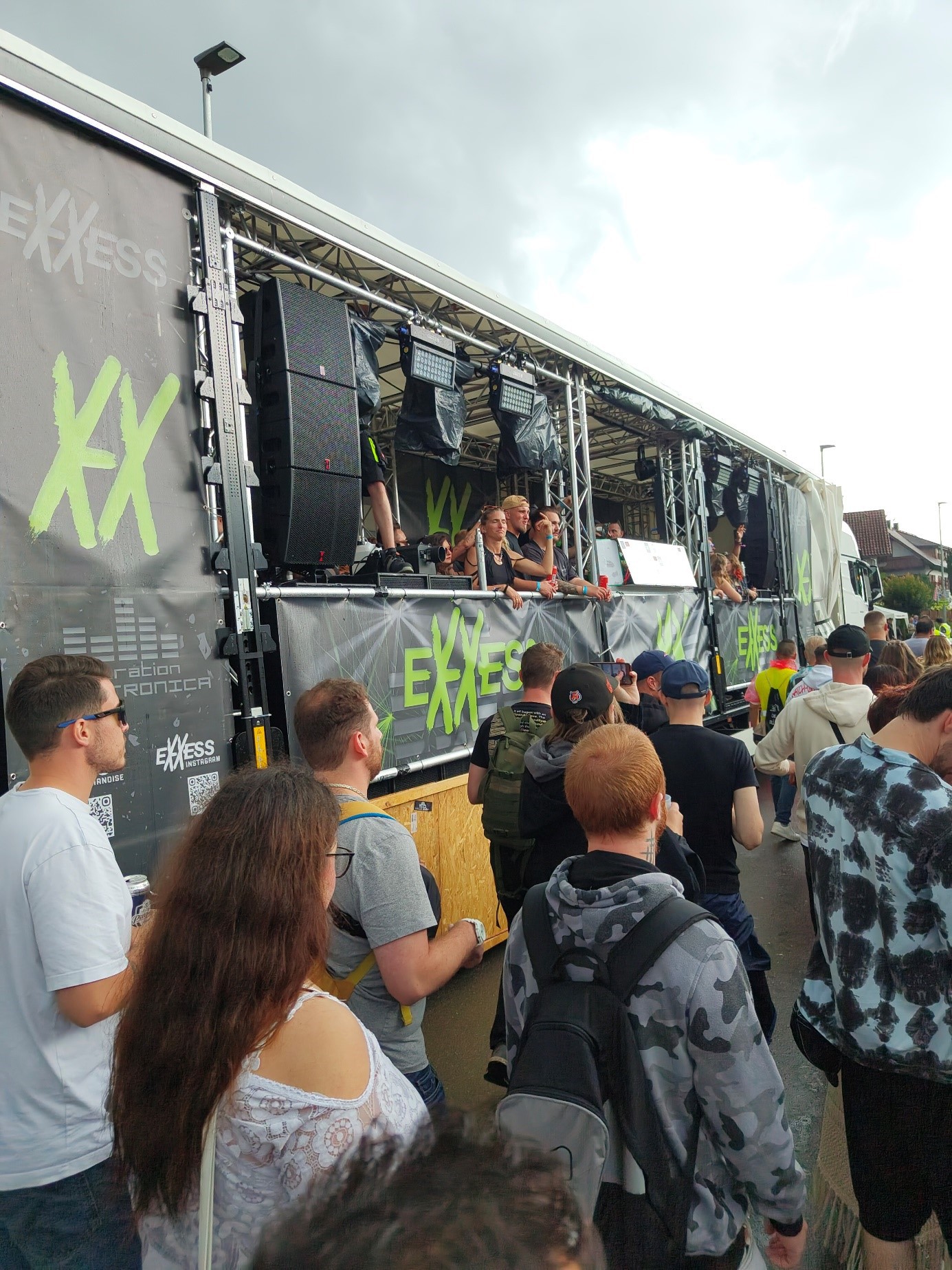 Ein Wagen der Beatparade