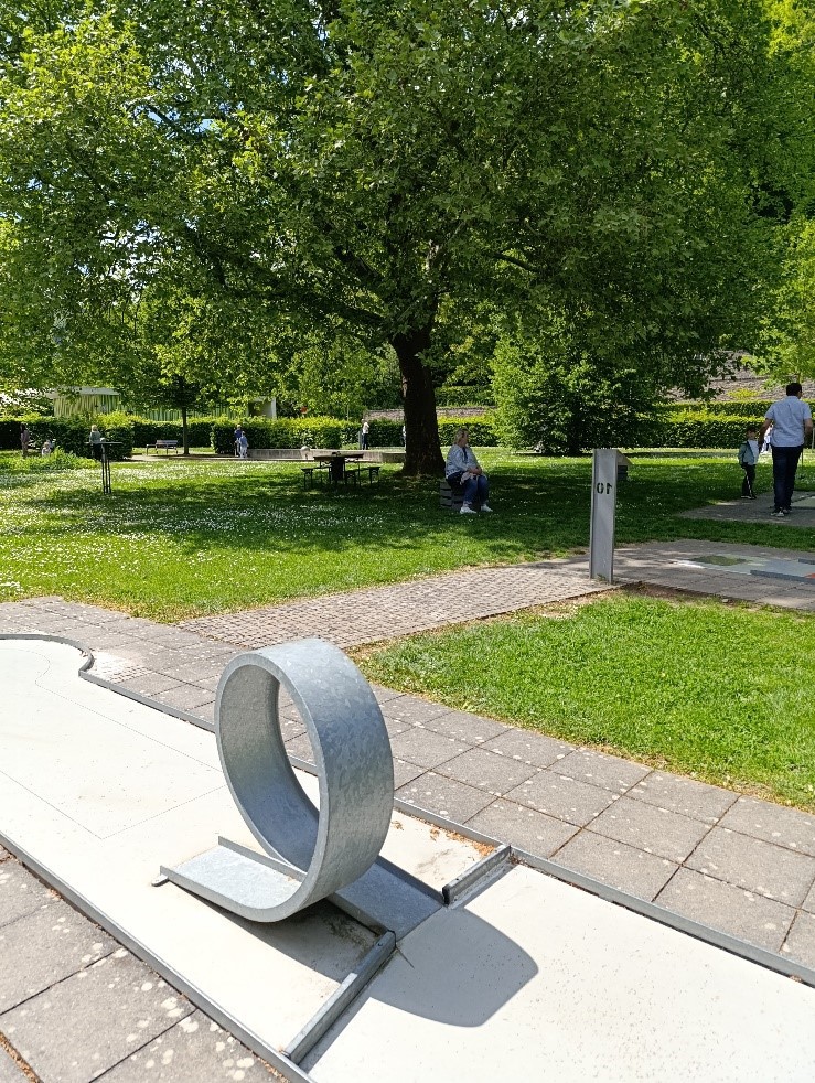 Bahn der Minigolfanlage